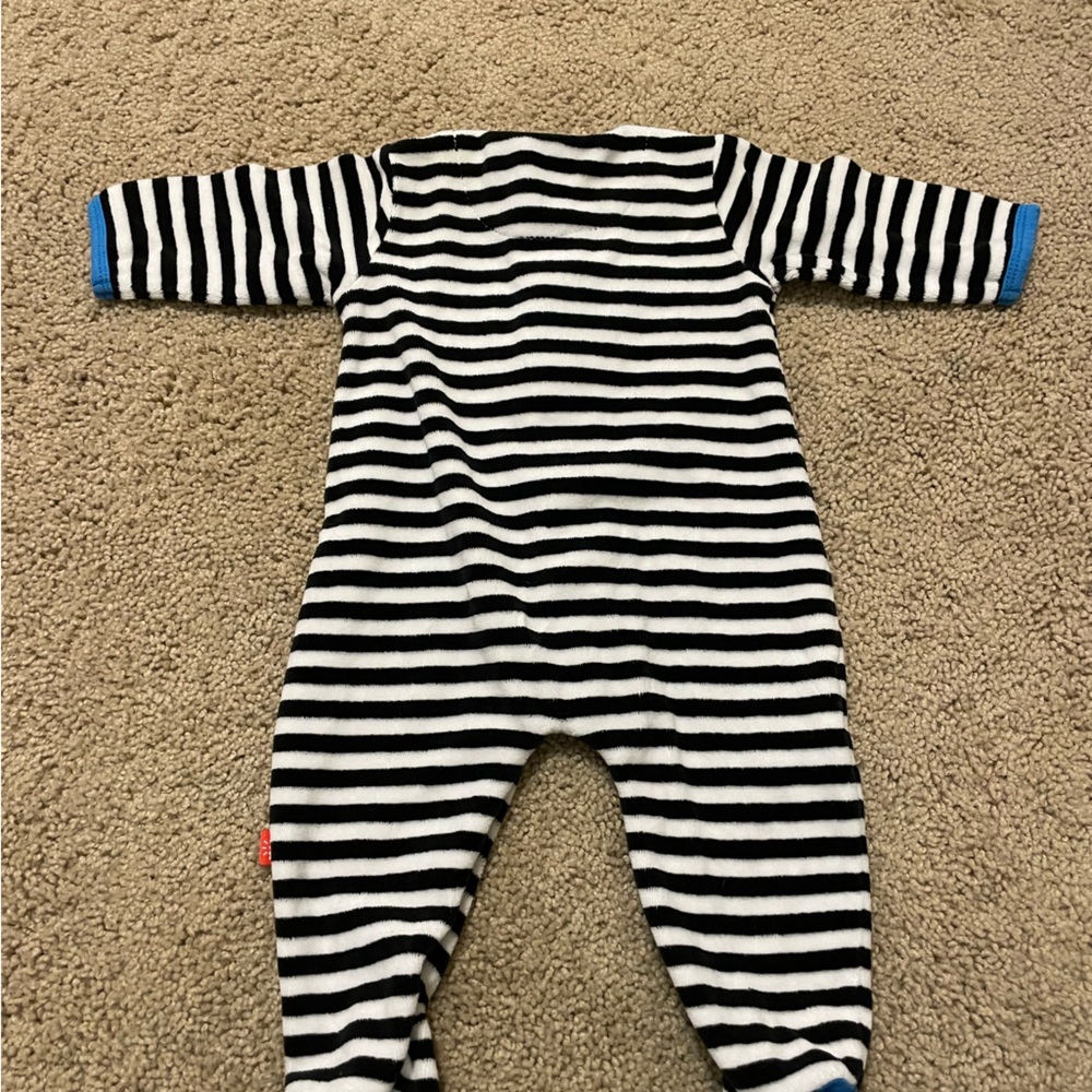 Magnetic Me Onesie - Size 0-3 months - Picture 2 of 6